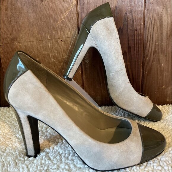 Lauren Ralph Lauren Patent Leather & Suede Two Tone Gray Tan Pumps US 7.5 B - Picture 2 of 16